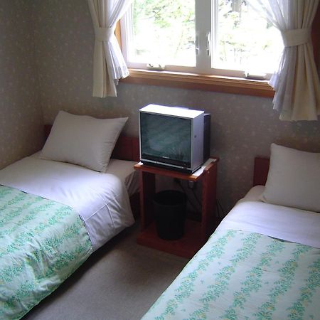 ホテル ファミリーペンションクレヨン 富士河口湖町 エクステリア 写真