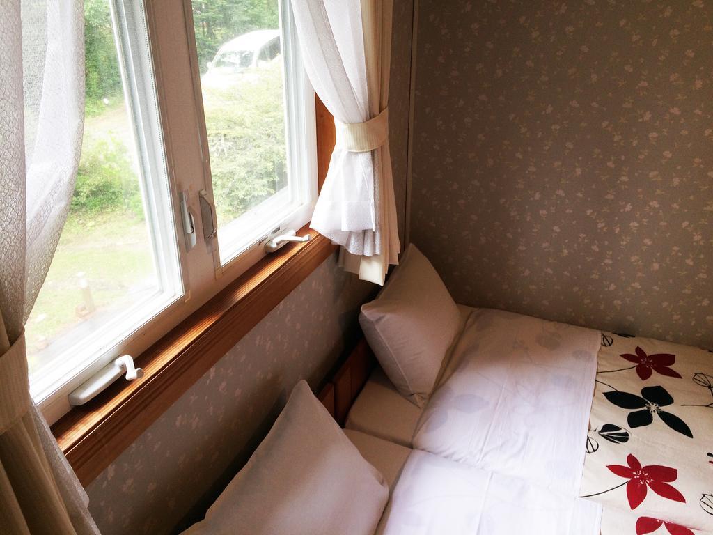 ホテル ファミリーペンションクレヨン 富士河口湖町 エクステリア 写真