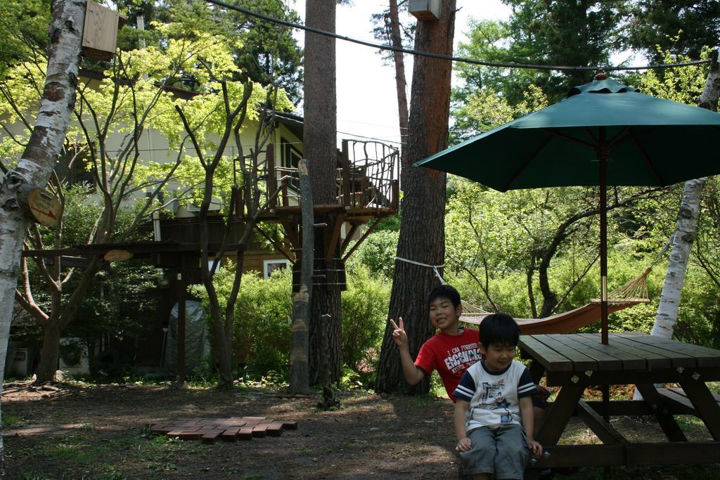 ホテル ファミリーペンションクレヨン 富士河口湖町 エクステリア 写真